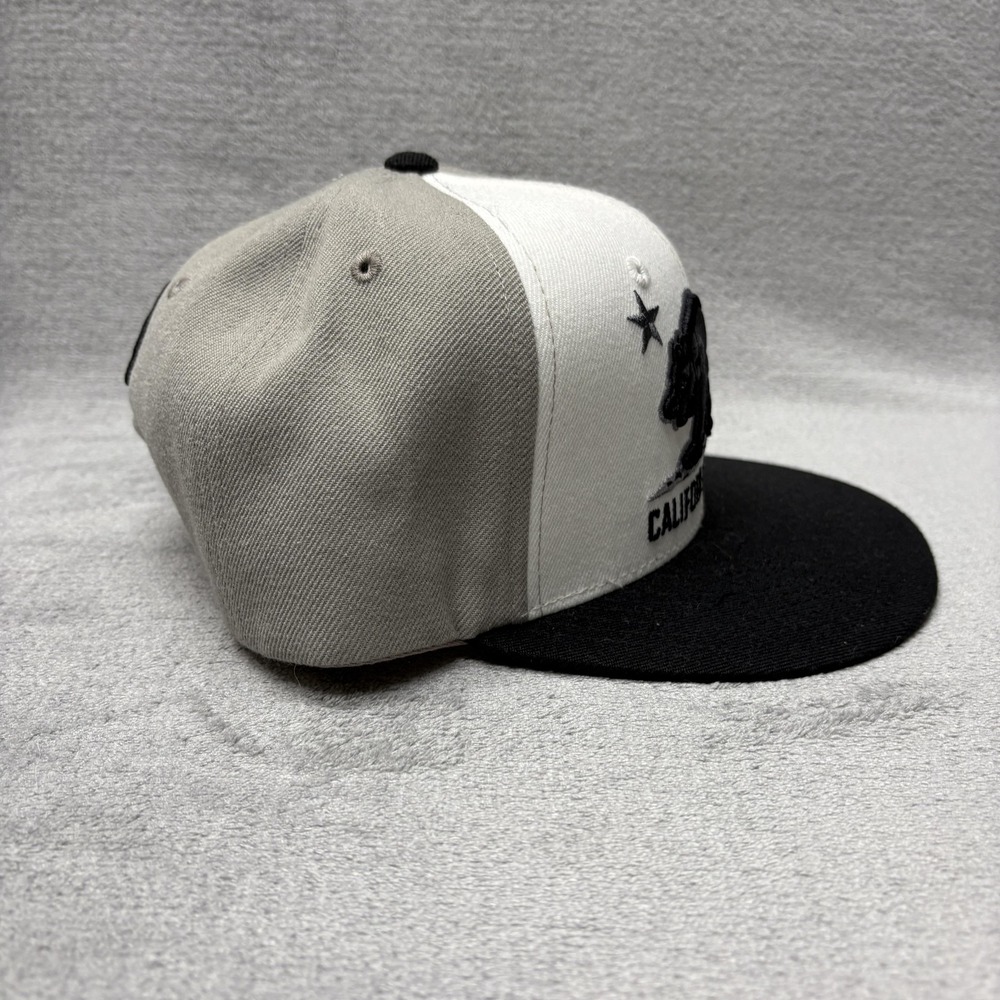 California Republic Hat Cap Snap Back Black White Gray Embroidered Bear Mens - Picture 6 of 11